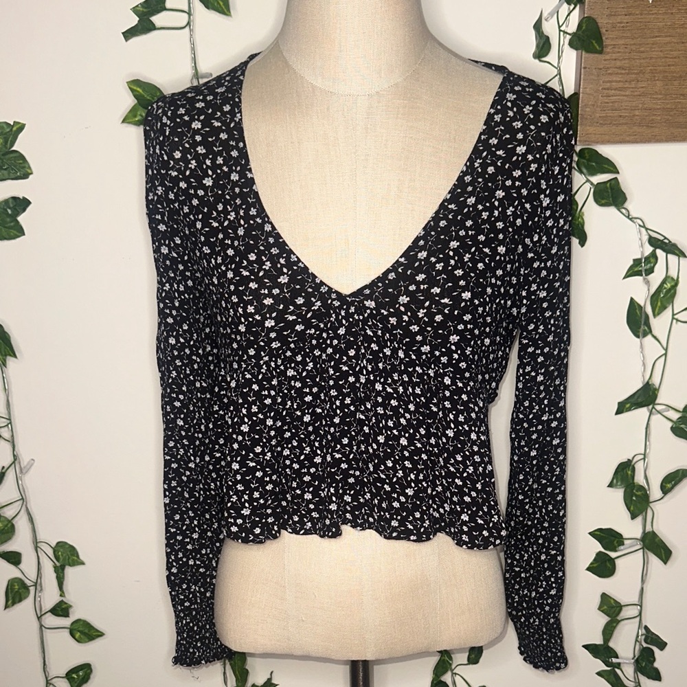 LA Hearts Pacsun Floral Babydoll Style Cropped V Neck Blouse Top